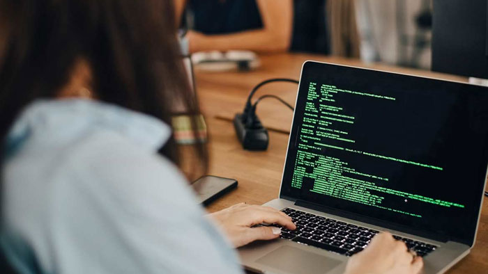 انتخاب لپ تاپ مناسب برای برنامه نویسان