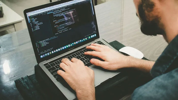 نکات مهم هنگام خرید لپ تاپ استوک برنامه نویسی