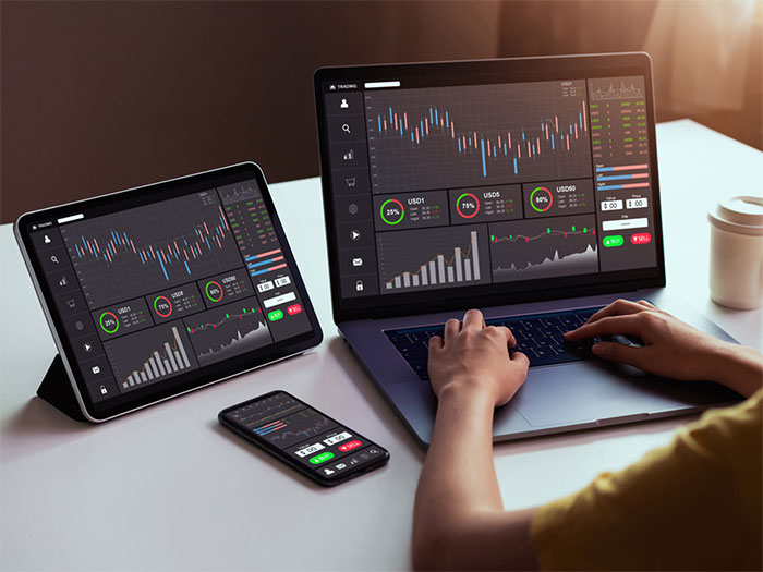 داشتن لپ تاپ مناسب برای معاملات آنلاین و ترید