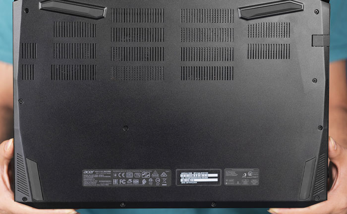 تشخیص مدل لپ تاپ از طریق برچسب و بدنه